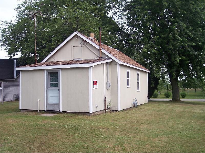 2nd image of 107 E Arlington Ave