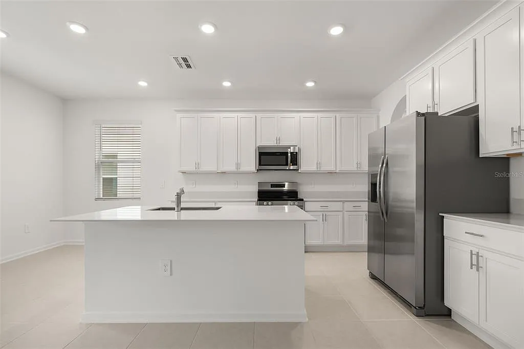3 bed, 2.5 bath, 2186 sqft, $2,700 — Photo 2