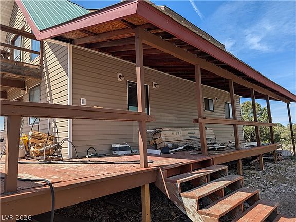 3rd image of 1281 Meadow Ln