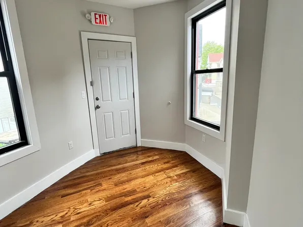 739 Garfield Avenue image 7 of 14