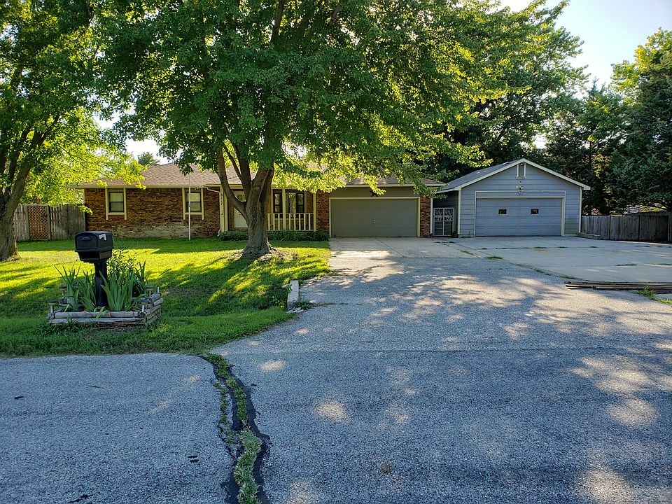 2nd image of 8117 S Hancock Dr