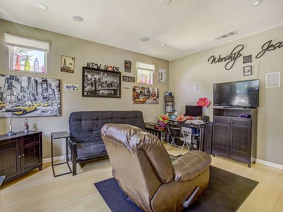 4th image of 4042 Vittoria Ln