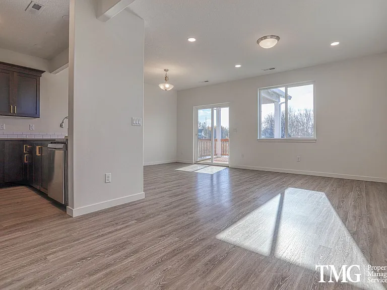 6853 N Montgomery Cir — Photo 6