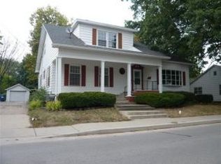 19 Polk Ave, Charleston, IL 61920