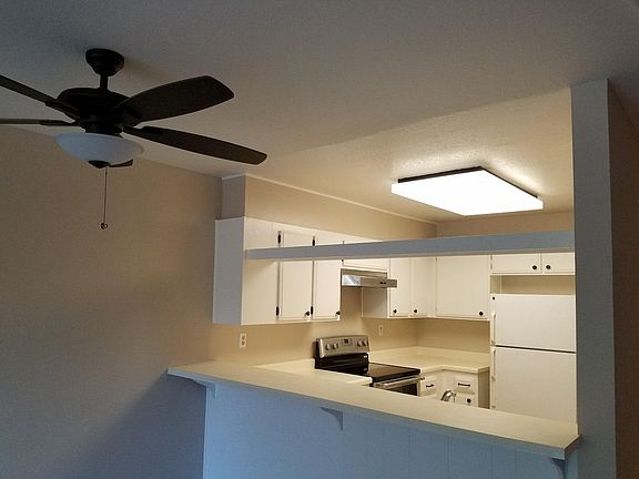 3rd image of 2140 Santa Cruz Ave #102