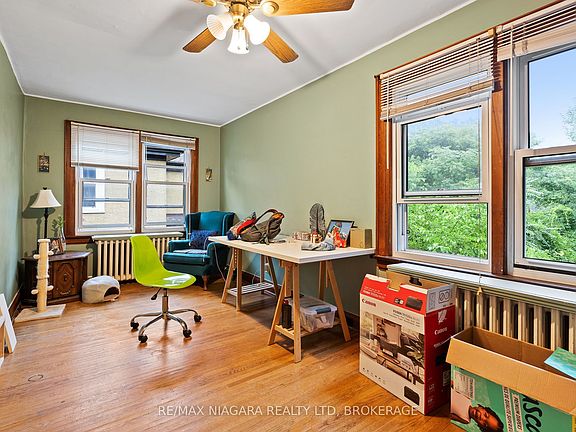4th image of 55 Maple St