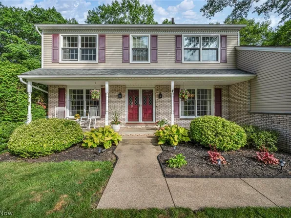 2655 Olentangy Dr, Akron, OH 44333