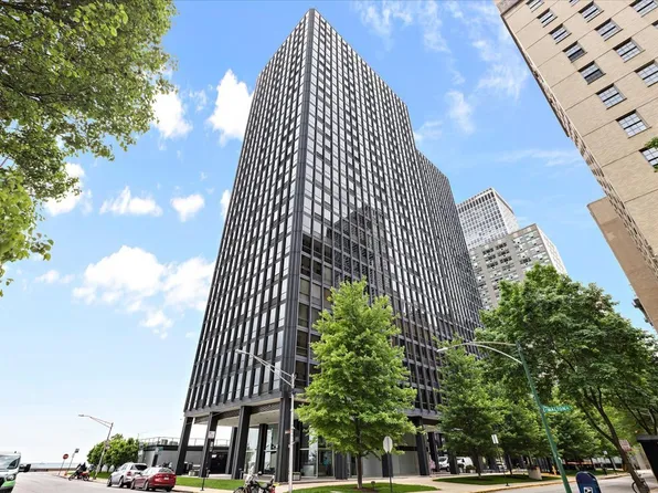 910 N Lake Shore Dr #1615, Chicago, IL 60610