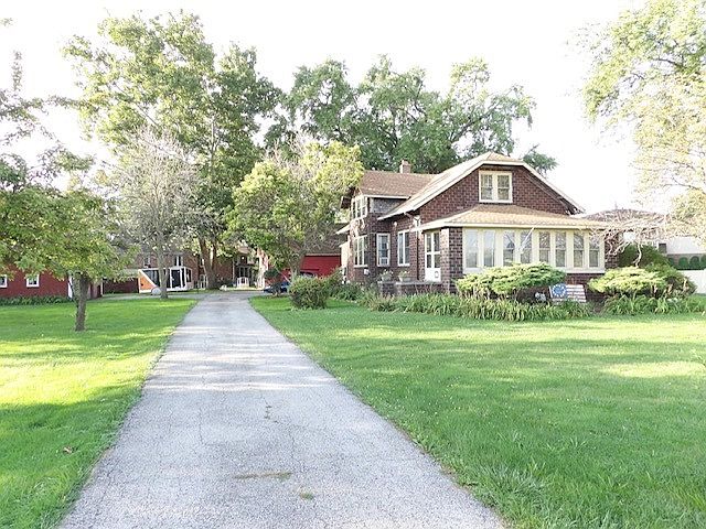 1st image of 9025 W 111th St