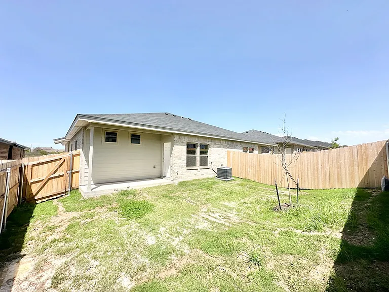 5411 Rose Garden Loop #A — Photo 4