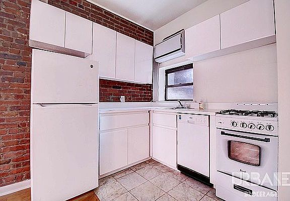 2nd image of 12 Charles St APT 2D