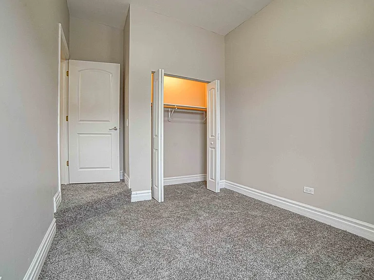 4858 S Prairie Ave #2A — Photo 14