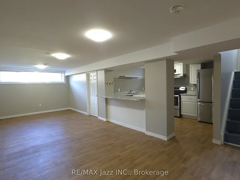 127 Lupin Dr #BASEMENT — Photo 5