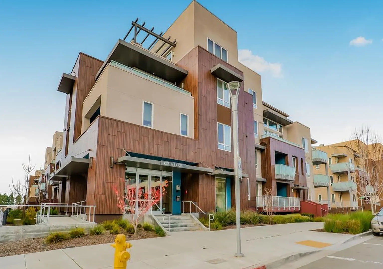 Gorgeous penthouse condo in South Fremont Resort Like Amenities & Pet Friendly! — Photo 1