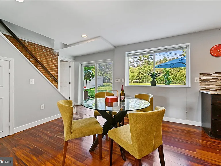 10533 Stevenson Rd — Photo 14