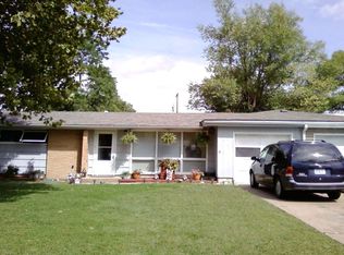 1104 Hunter Ct, Salina, KS 67401