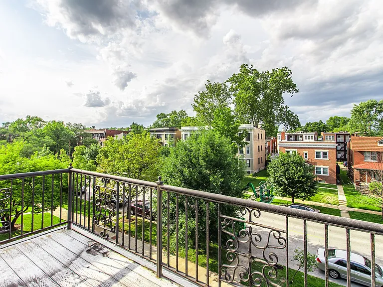 6016 Waterman Blvd #3E — Photo 4