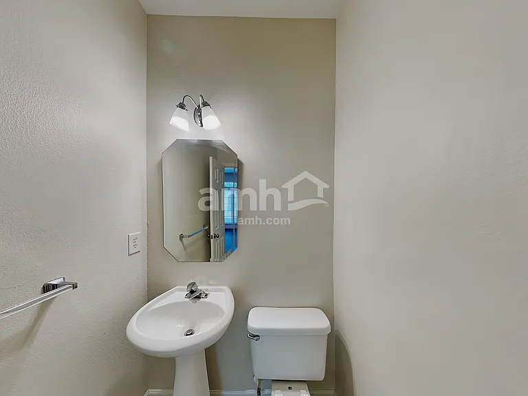 11234 Heritage Green Dr — Photo 8