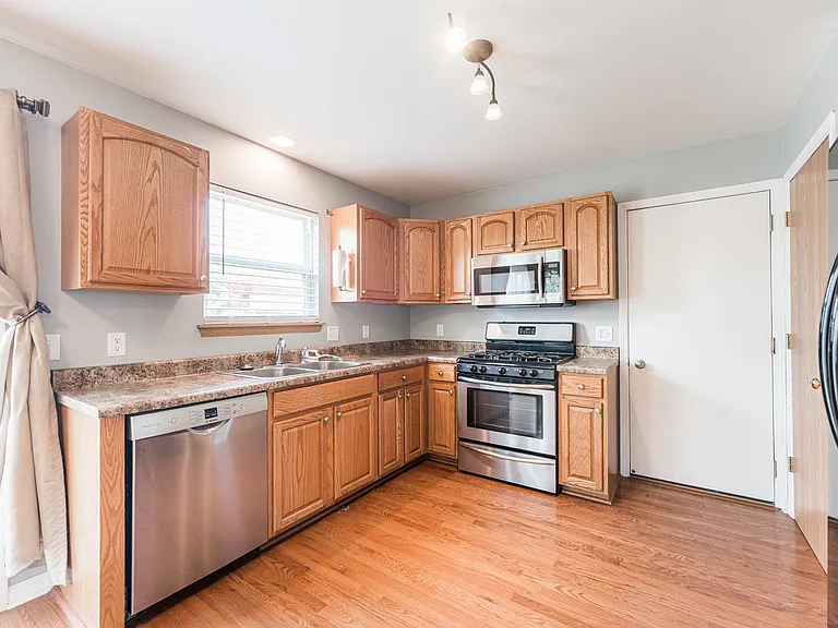 841 Pond Brook Ave — Photo 4