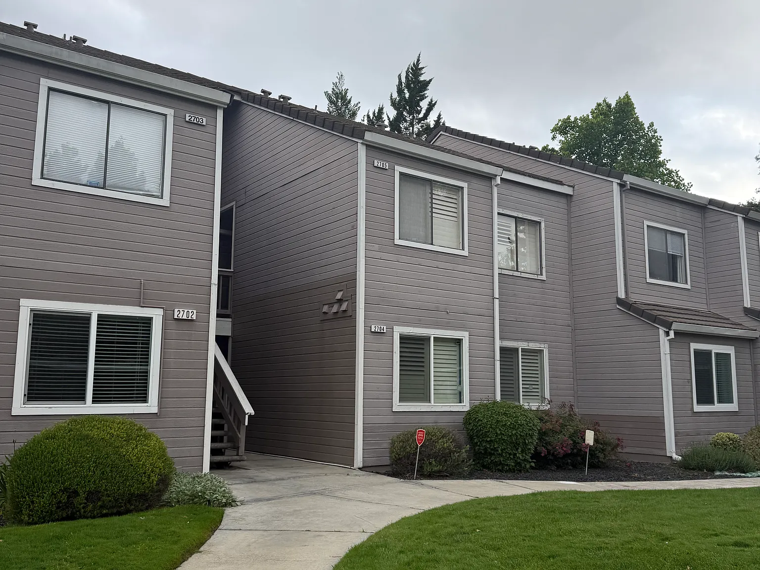 2 bed, 871 sqft, $2,565 — Photo 4