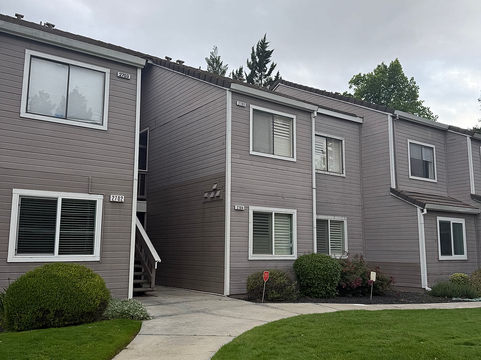 1st image of 2704 Harvest Ln