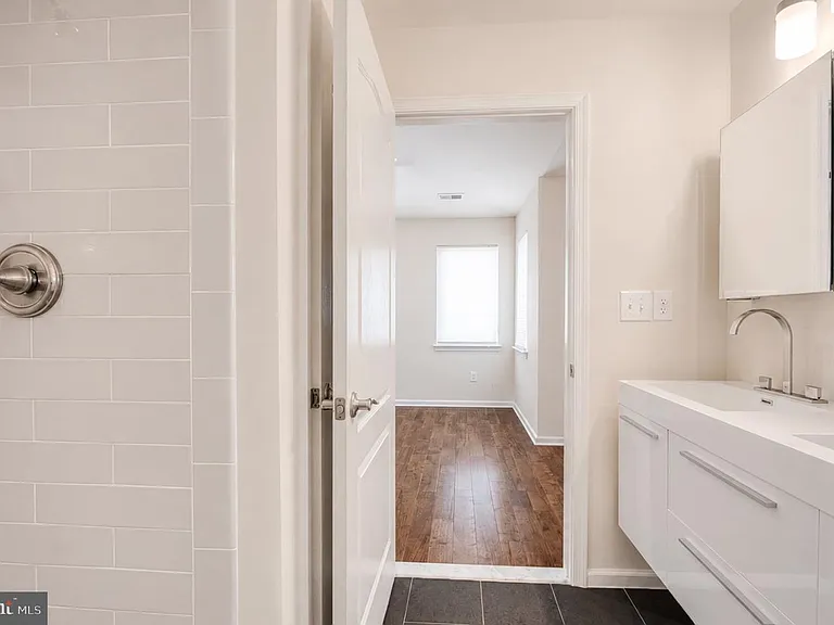 4 Regency Ct — Photo 34