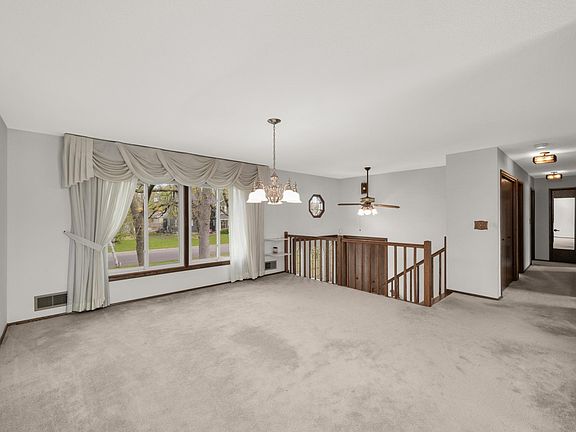 4th image of 216 Lowell Rd