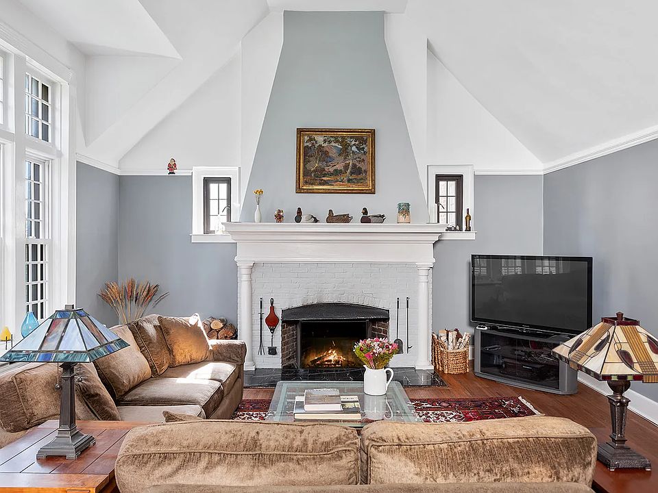 1st image of 370 Central Park W APT 611