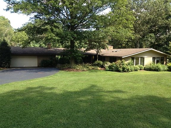 Oversized 2 car garage