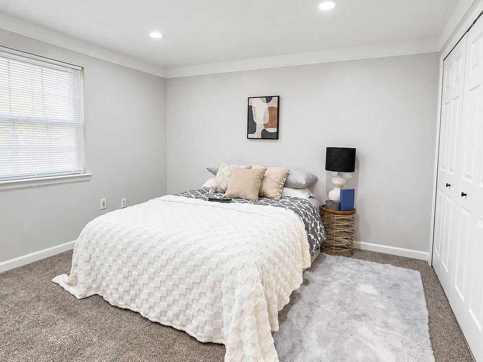 24768 Olde Orchard St, photo 11