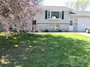 221 E Montgomery St, Goldfield, IA 50542
