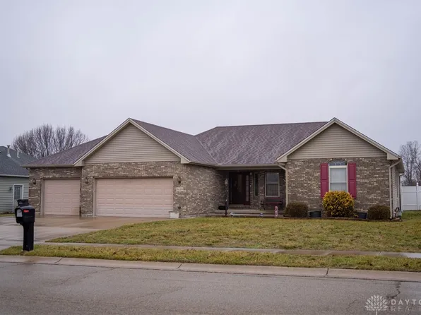 3220 Cherokee Dr, Piqua, OH 45356