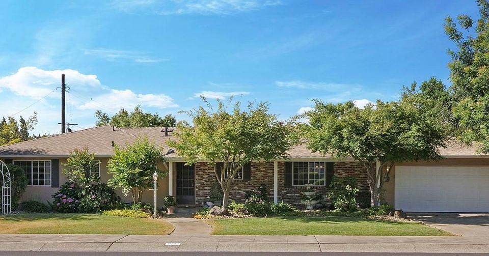 1st image of 1034 Lake Home Dr
