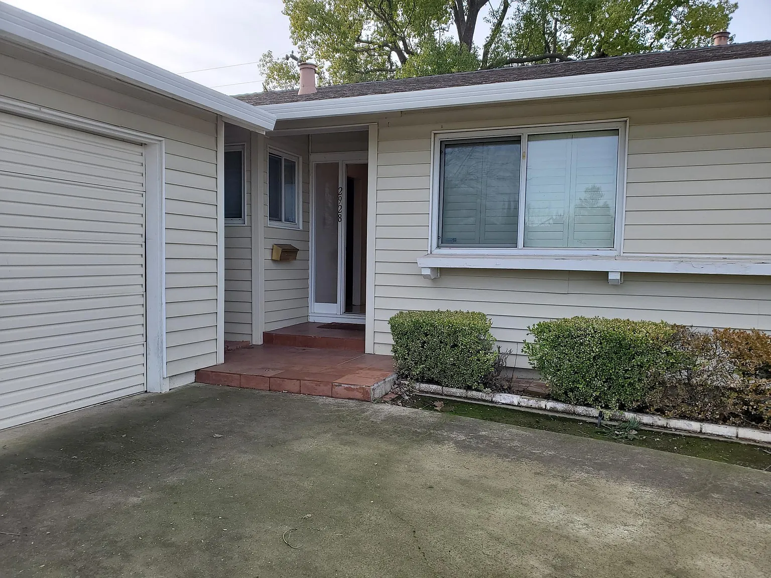 3 bed, 1411 sqft, $2,595 — Photo 3
