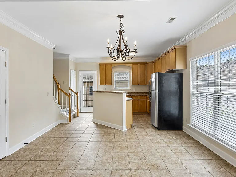 7855 Heaton Way — Photo 15