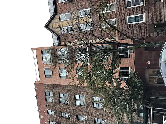 Sold by Remax City Square | media 14