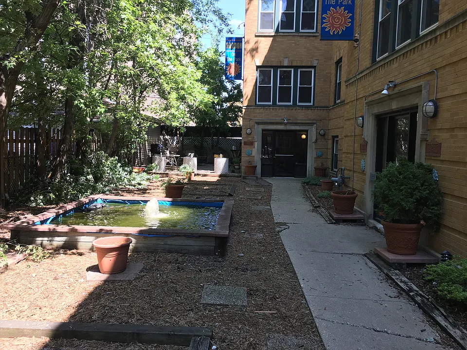 Tree lined Courtyard / BBQ area for your gatherings with friends