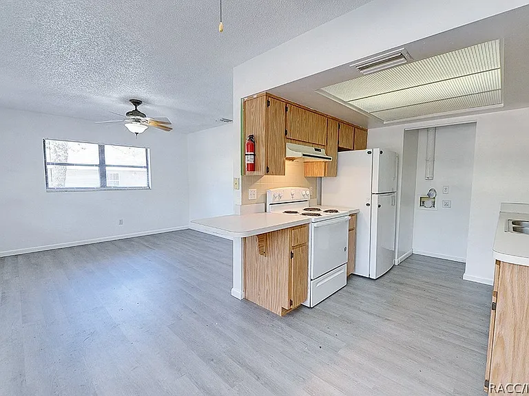 512 Long Ave #B — Photo 8