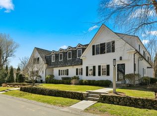 29 Irving St, Hingham, MA 02043