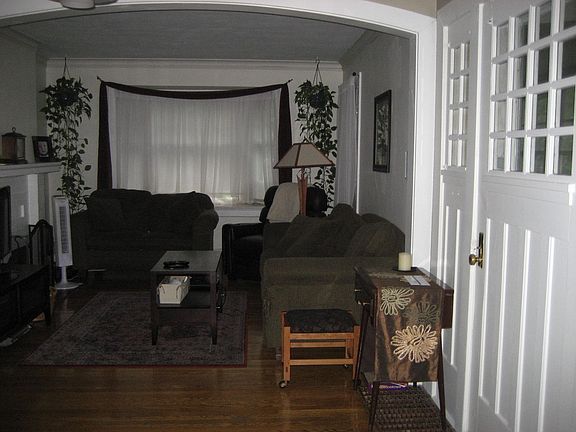 Spacious living room