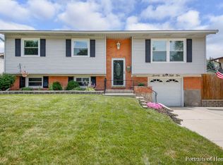 7955 Ramsgate Cir N, Hanover Park, IL 60133