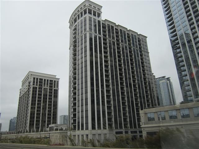 2nd image of 1322 S Prairie Ave Unit 1613