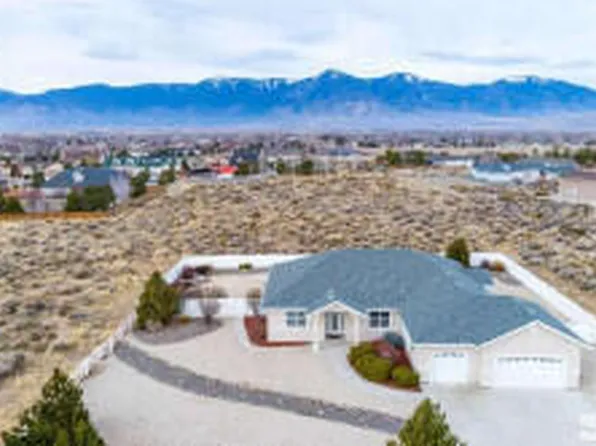 2760 Squires St, Minden, NV 89423