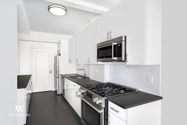 Sold by Warburg | media 6