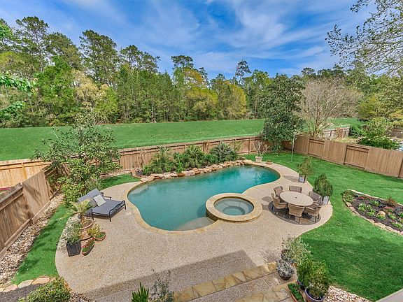 2nd image of 170 N Hazelcrest Cir