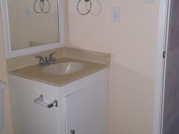 4th image of 1776 Belshire Ct
