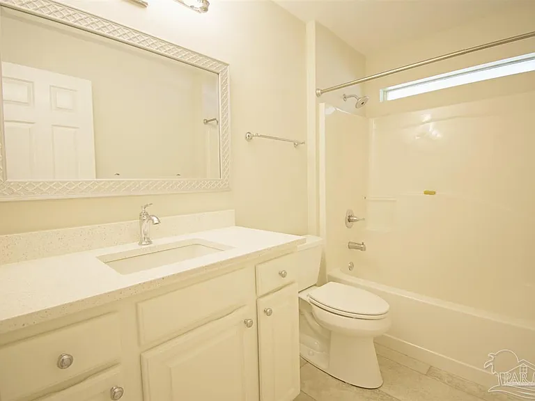 100 Mount Pilot St — Photo 21