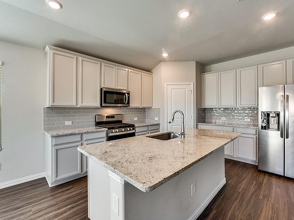 4th image of 437 Ella Ln
