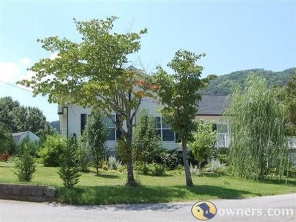 32 A Ave, Hot Springs, NC 28743