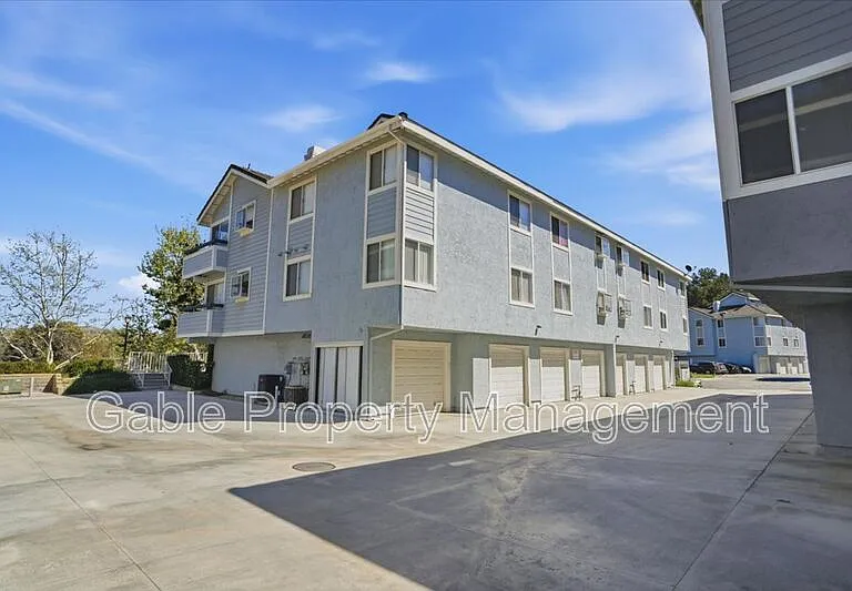 20305 Rue Crevier #585 — Photo 14